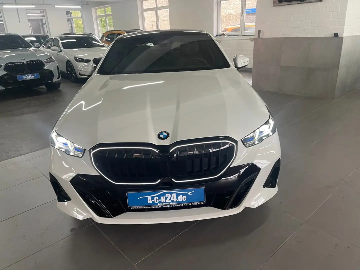 BMW 540 d xDrive M Sport Pano Head-Up 21 Zoll Kamera Weiß - 2