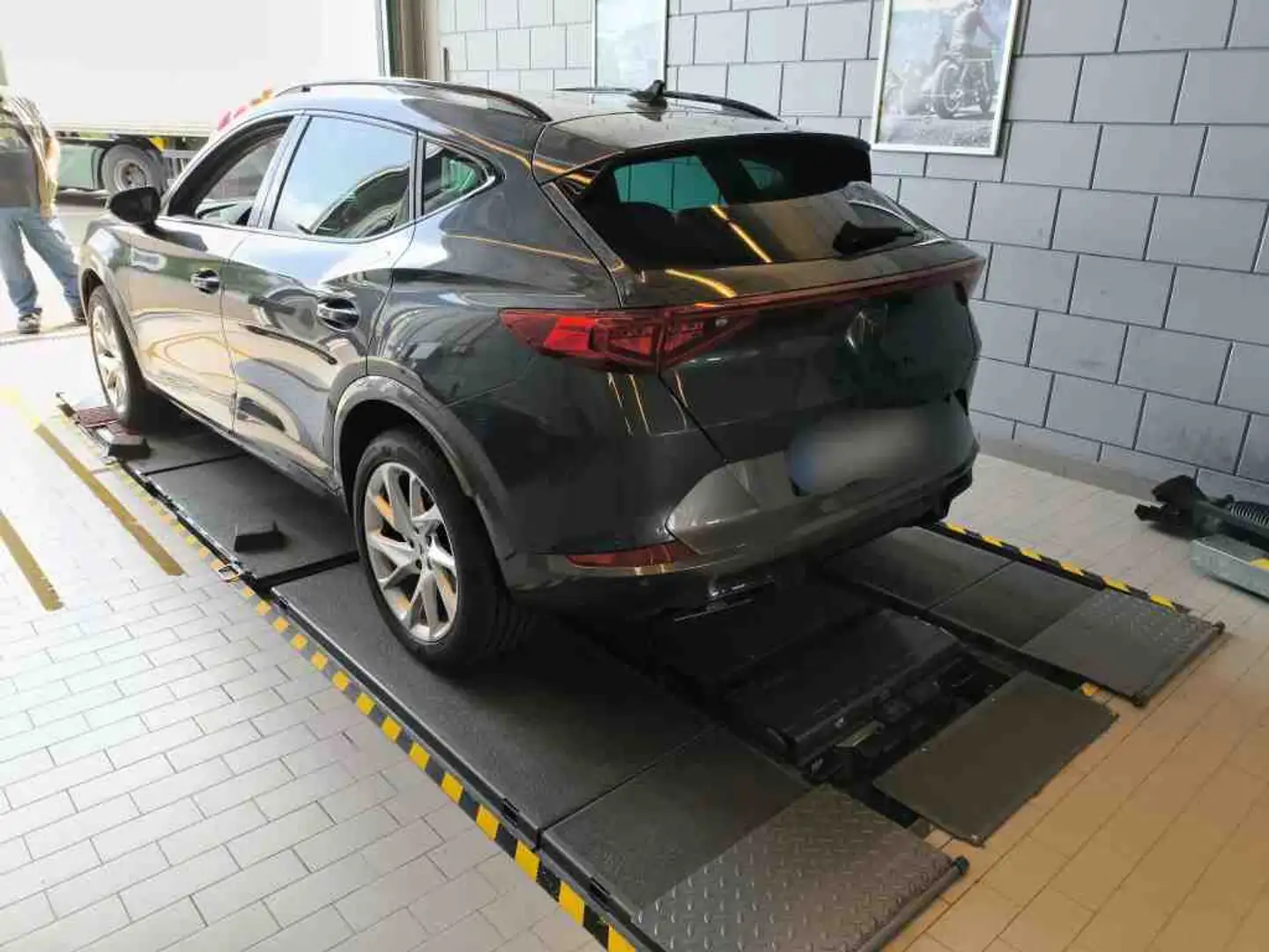 CUPRA Formentor 1.5 TSI DSG AHK LED PDC elektr. Heckklappe AHK ACC Grau - 2