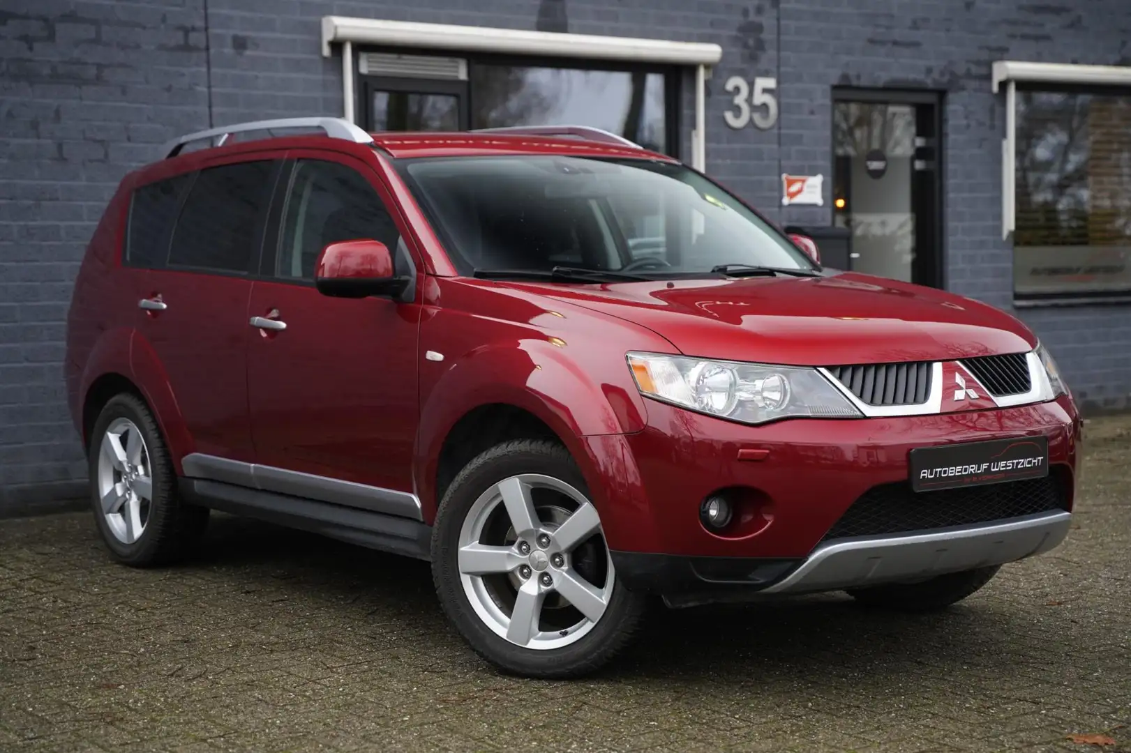 Mitsubishi Outlander 2.4 Intense+ Automaat 7pers 4WD Trekhaak Rot - 2