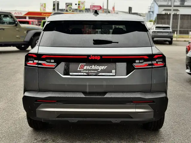 Jeep Compass view 6