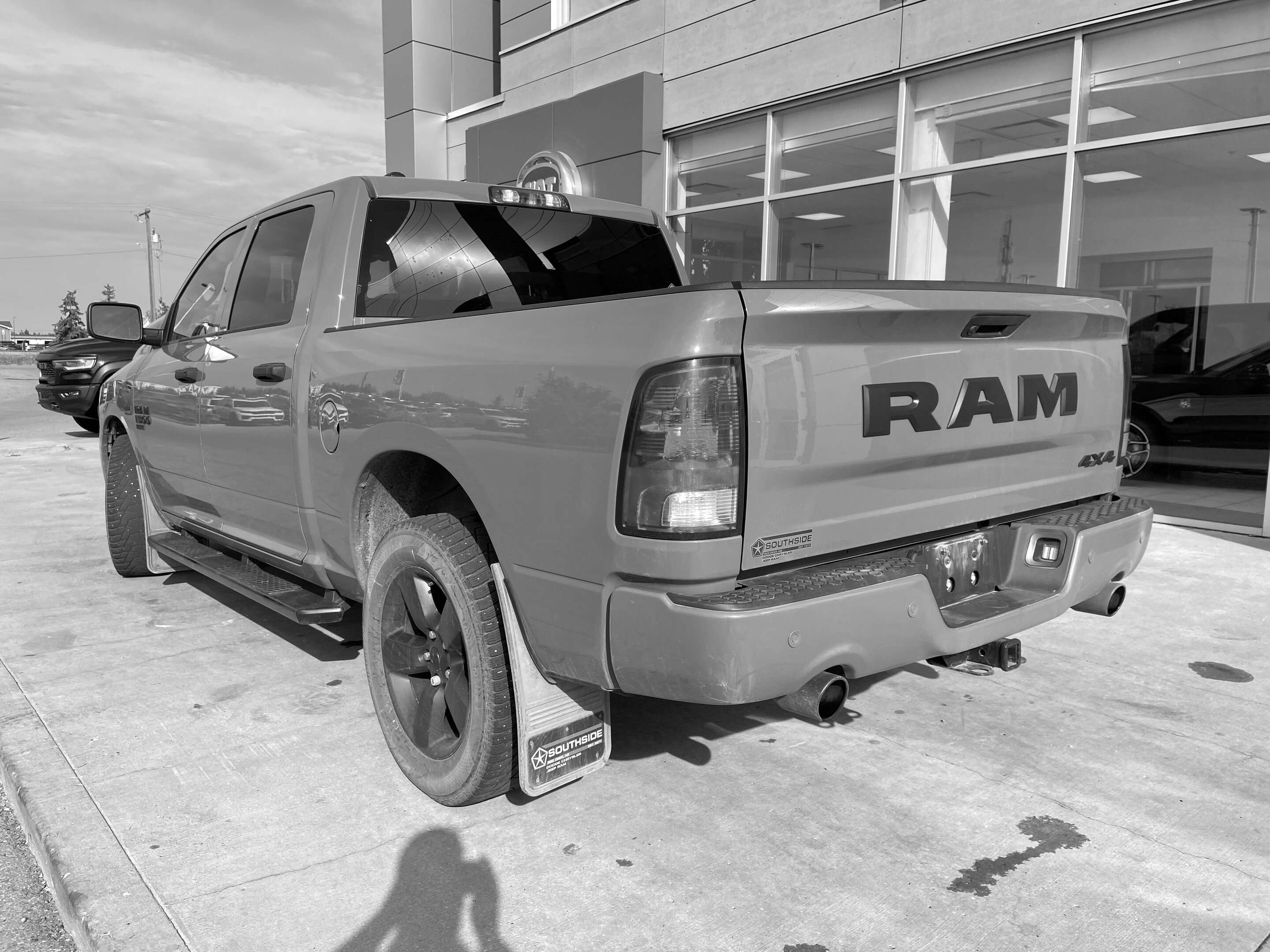2022 RAM 1500 Express | Ceramic Grey Express Package | 5.7L HEMI — снимка 1