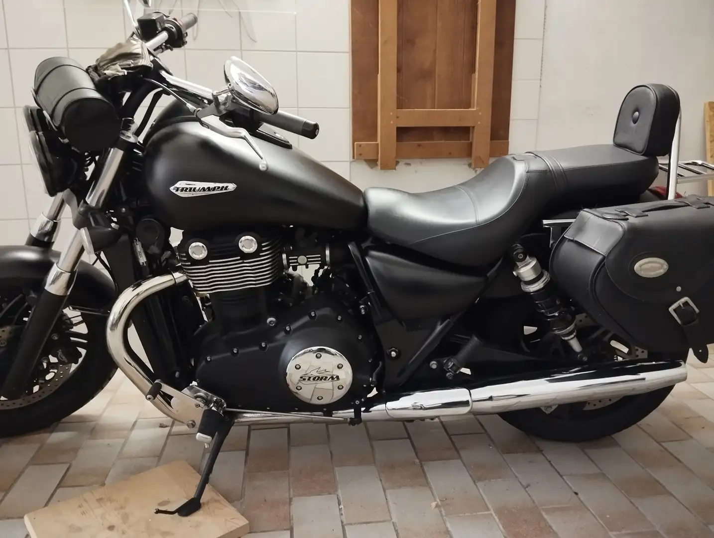 Triumph Thunderbird Storm Чорний - 1