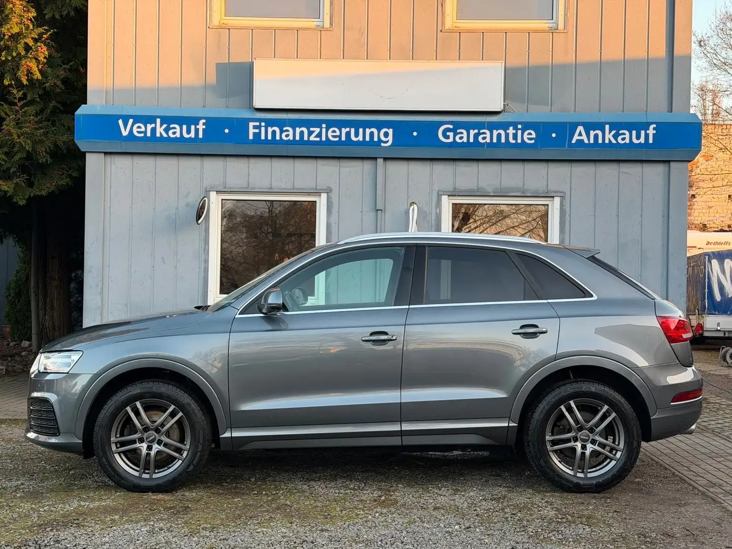 Audi Q3 2.0 TDI sport quattro S-tronic*Temp*Navi*PDC Grau - 2