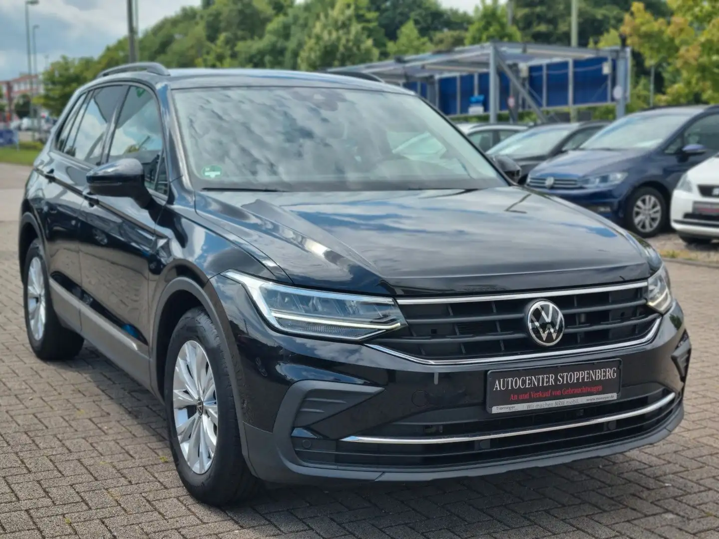 Volkswagen Tiguan Life 1.5 Automatik/Navi/LEDs/Kamera/Gar. Schwarz - 1