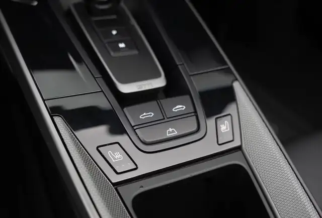 Porsche 911 view 11