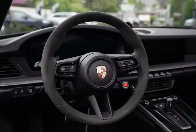 Porsche 911 view 14