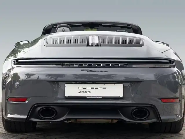 Porsche 911 view 7