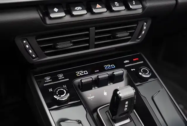 Porsche 911 view 12
