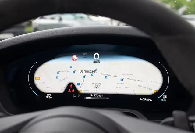 Porsche 911 view 9