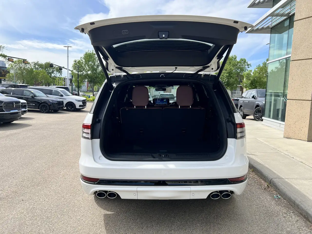 Lincoln Aviator снимка Lincoln Aviator