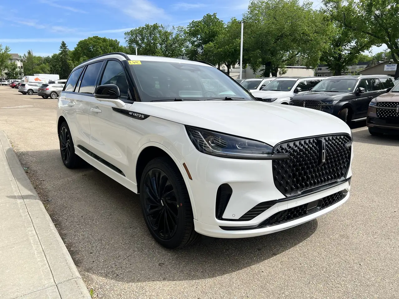 Lincoln Aviator снимка Lincoln Aviator