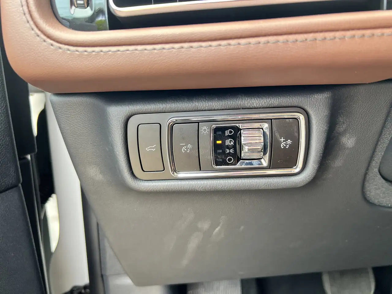 Lincoln Aviator снимка Lincoln Aviator