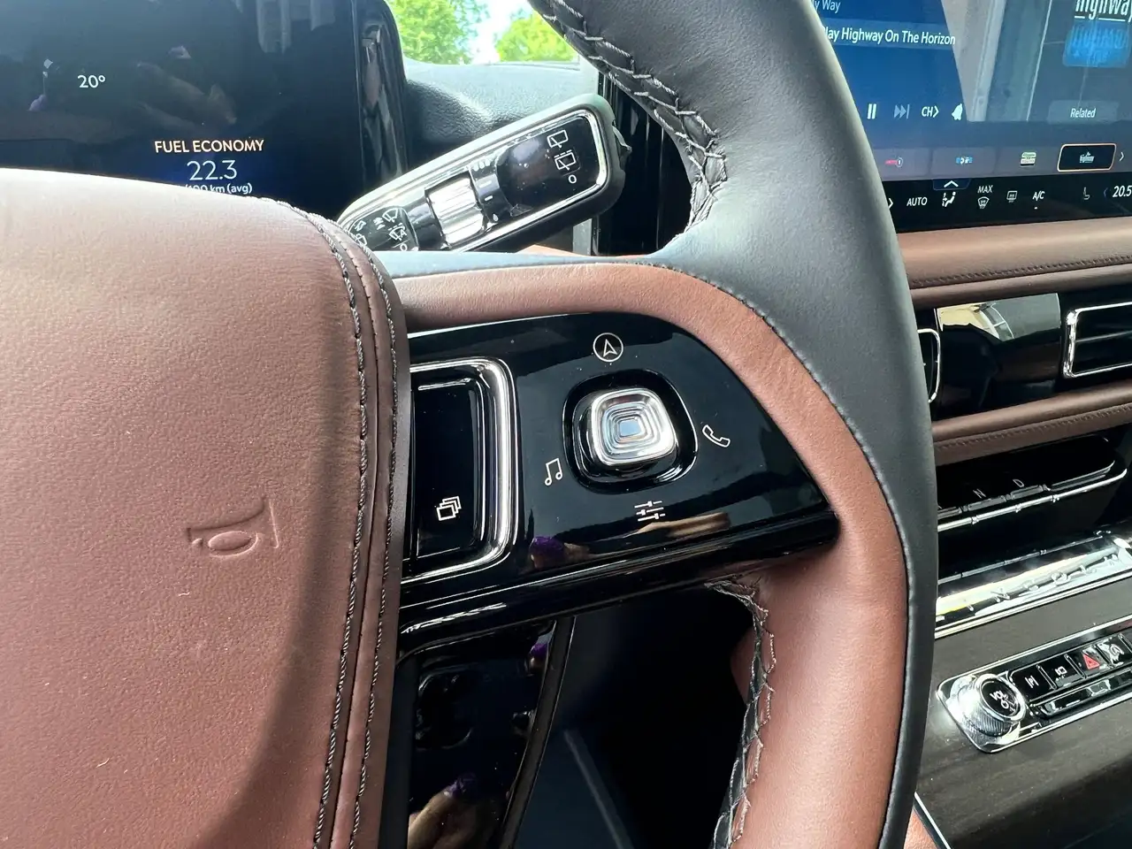 Lincoln Aviator снимка Lincoln Aviator