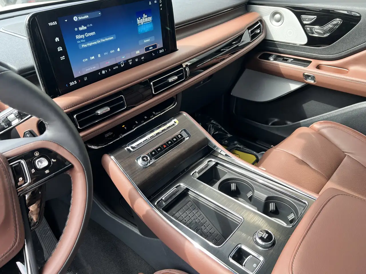 Lincoln Aviator снимка Lincoln Aviator
