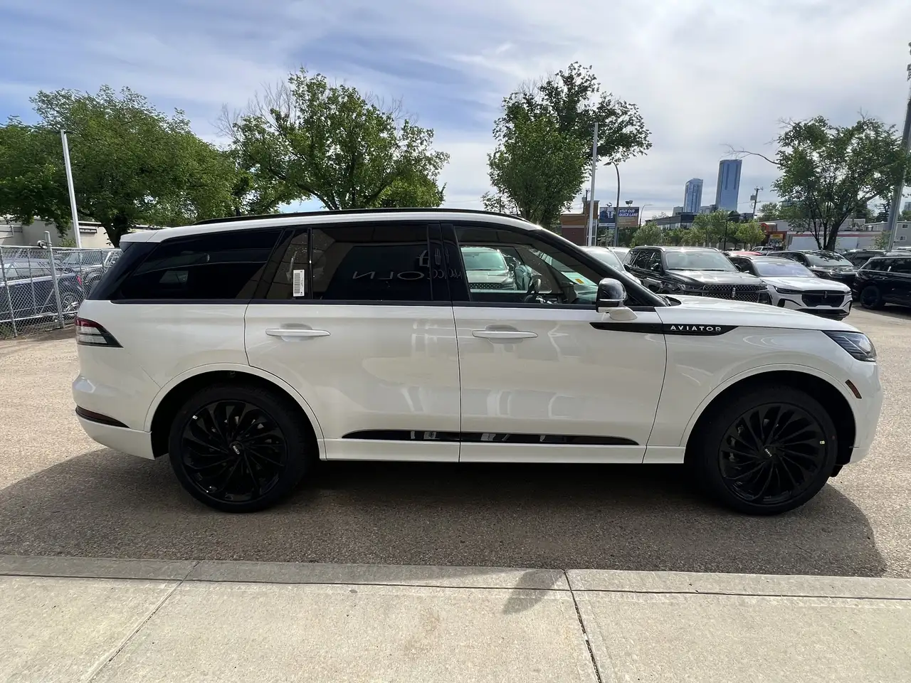Lincoln Aviator снимка Lincoln Aviator