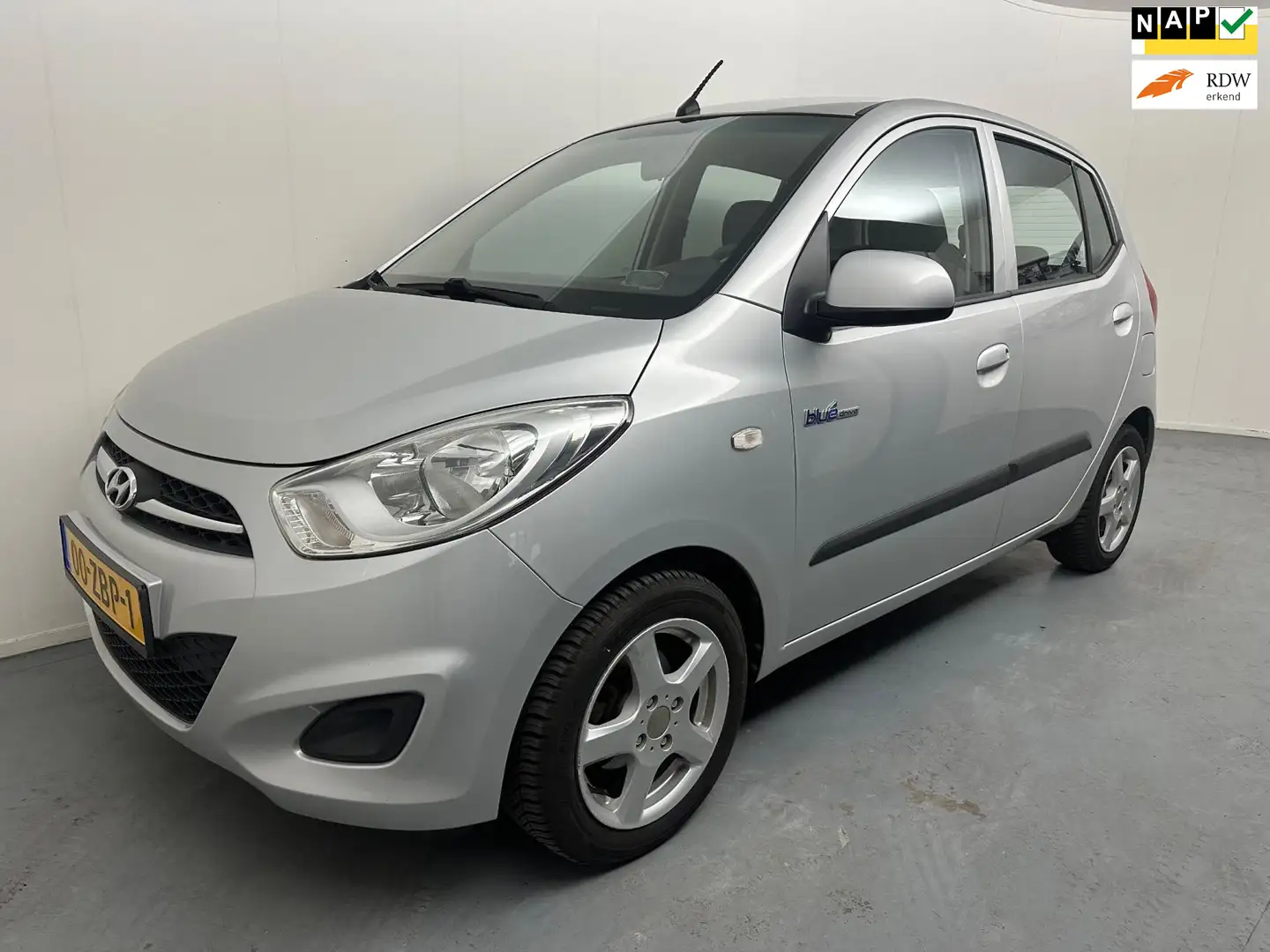 Hyundai i10 1.0 i-Drive Cool # Airco # Lmv # Nap Gris - 1