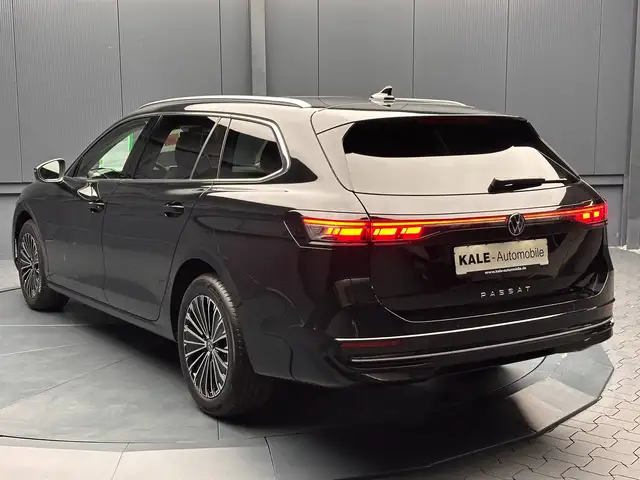 Volkswagen Passat view 3