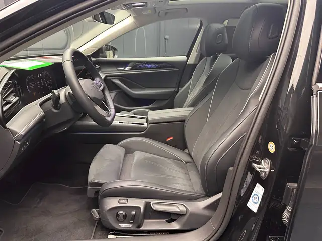 Volkswagen Passat view 15