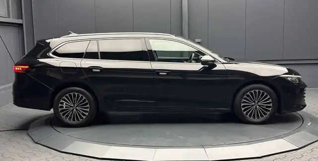 Volkswagen Passat view 6