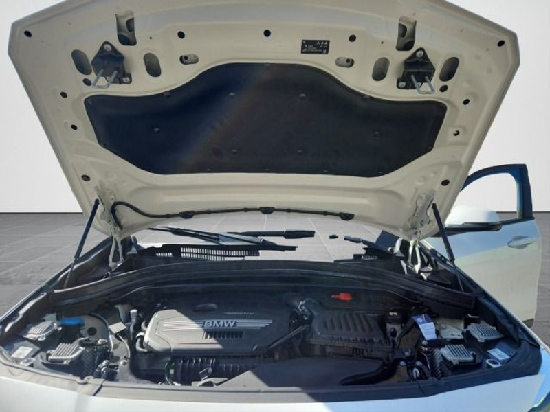 BMW X2 sDrive18i — photo 10