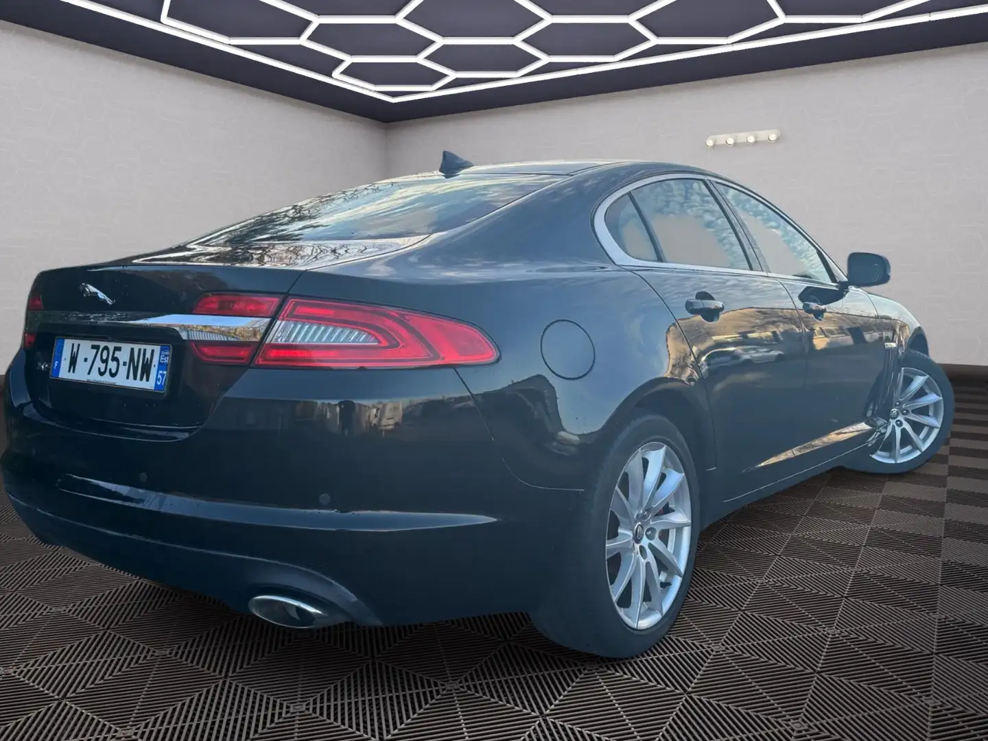 Jaguar XF 2.2 Diesel Noir - 2