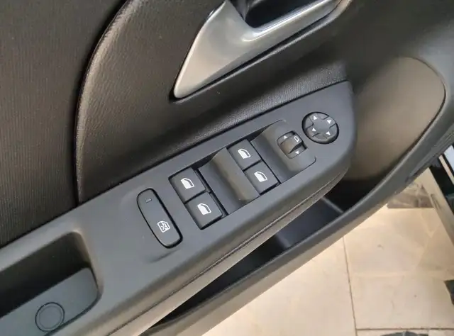 Opel Corsa view 10