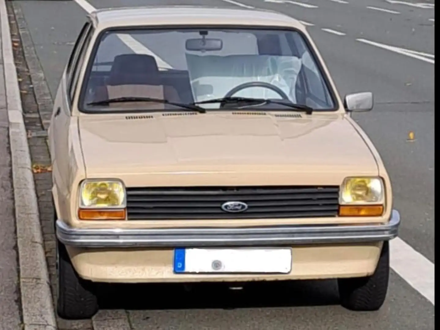 Ford Fiesta 0,9 Mk1 von 1979 Beige - 1