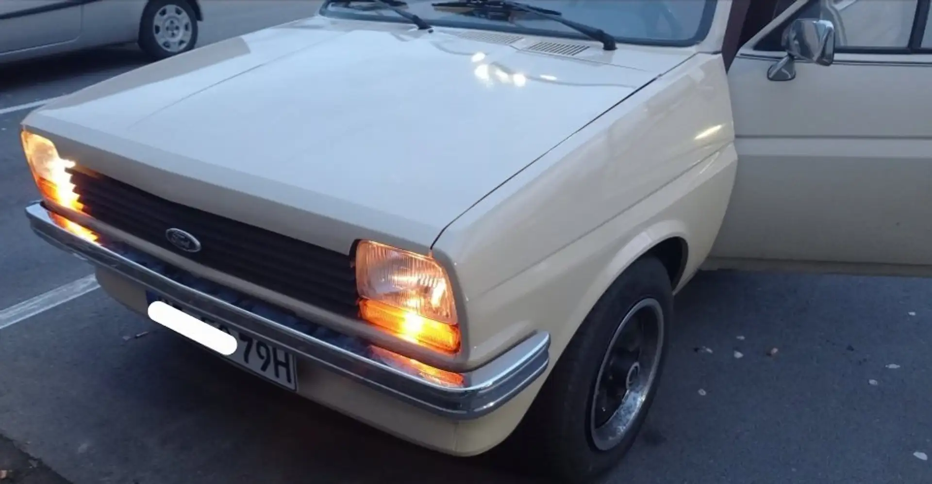 Ford Fiesta 0,9 Mk1 von 1979 Beige - 2