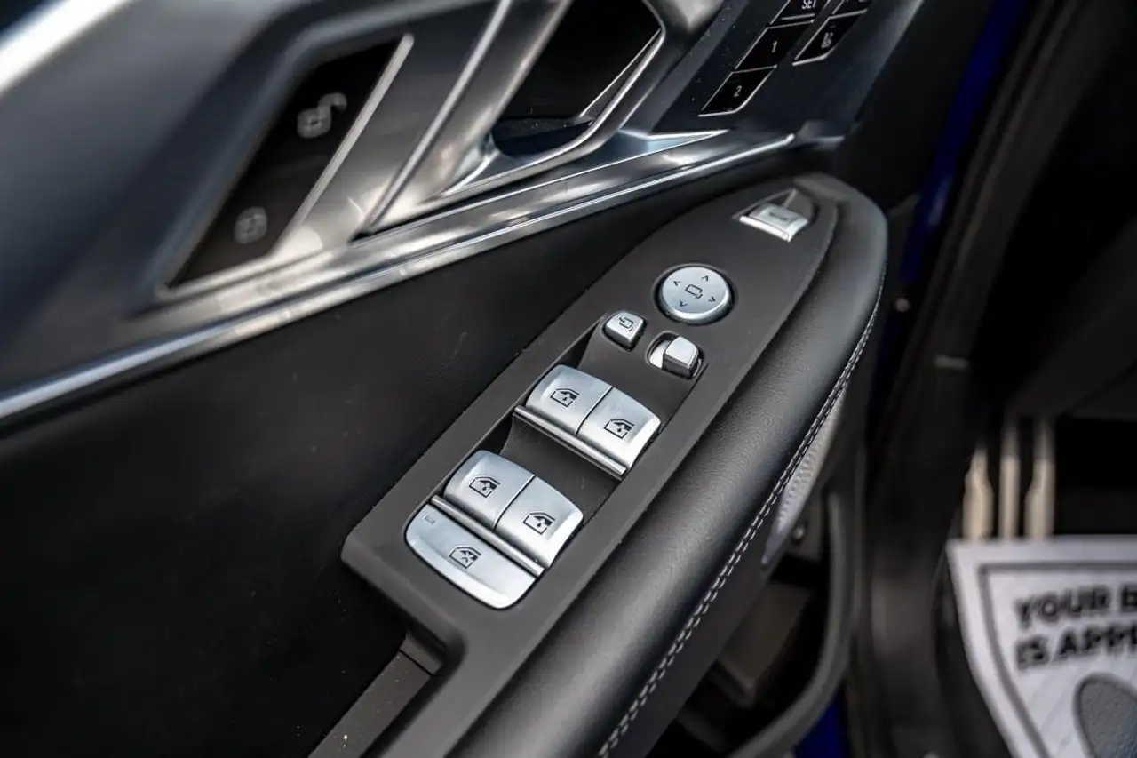 BMW XM photo BMW XM