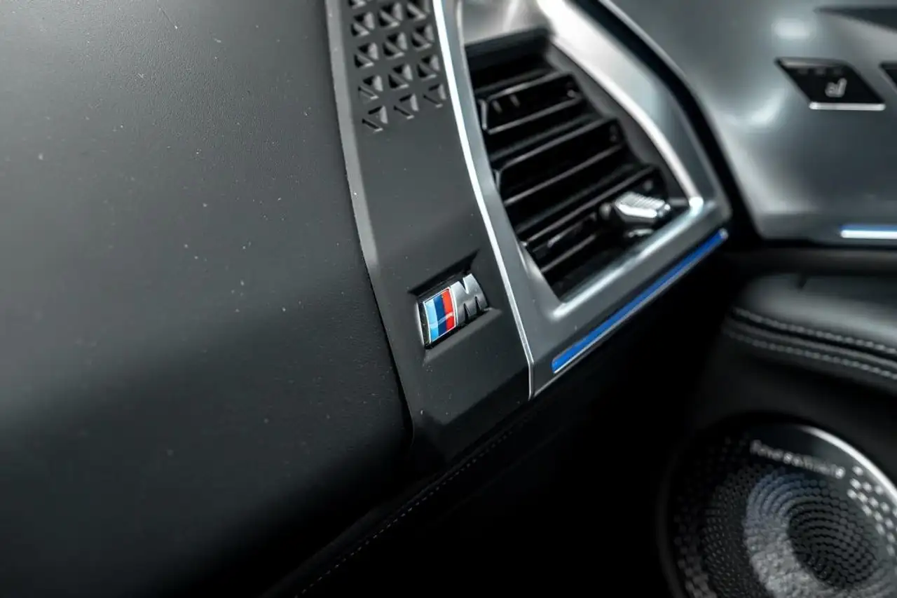 BMW XM photo BMW XM