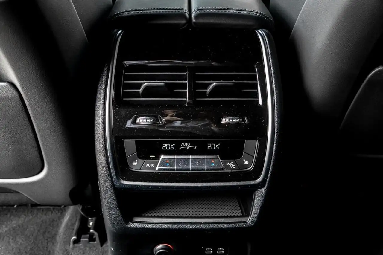 BMW XM photo BMW XM