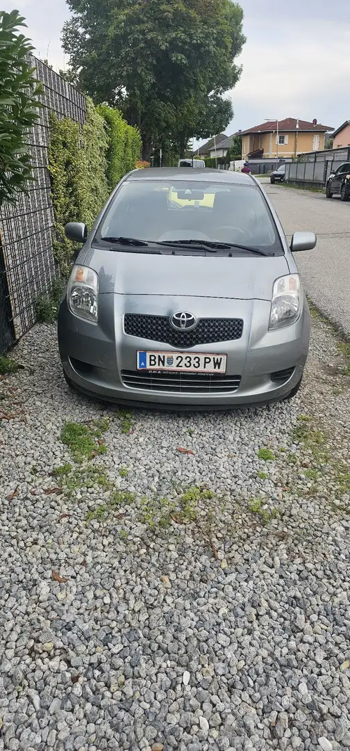 Toyota Yaris 1.0 VVT-i Sol - 1