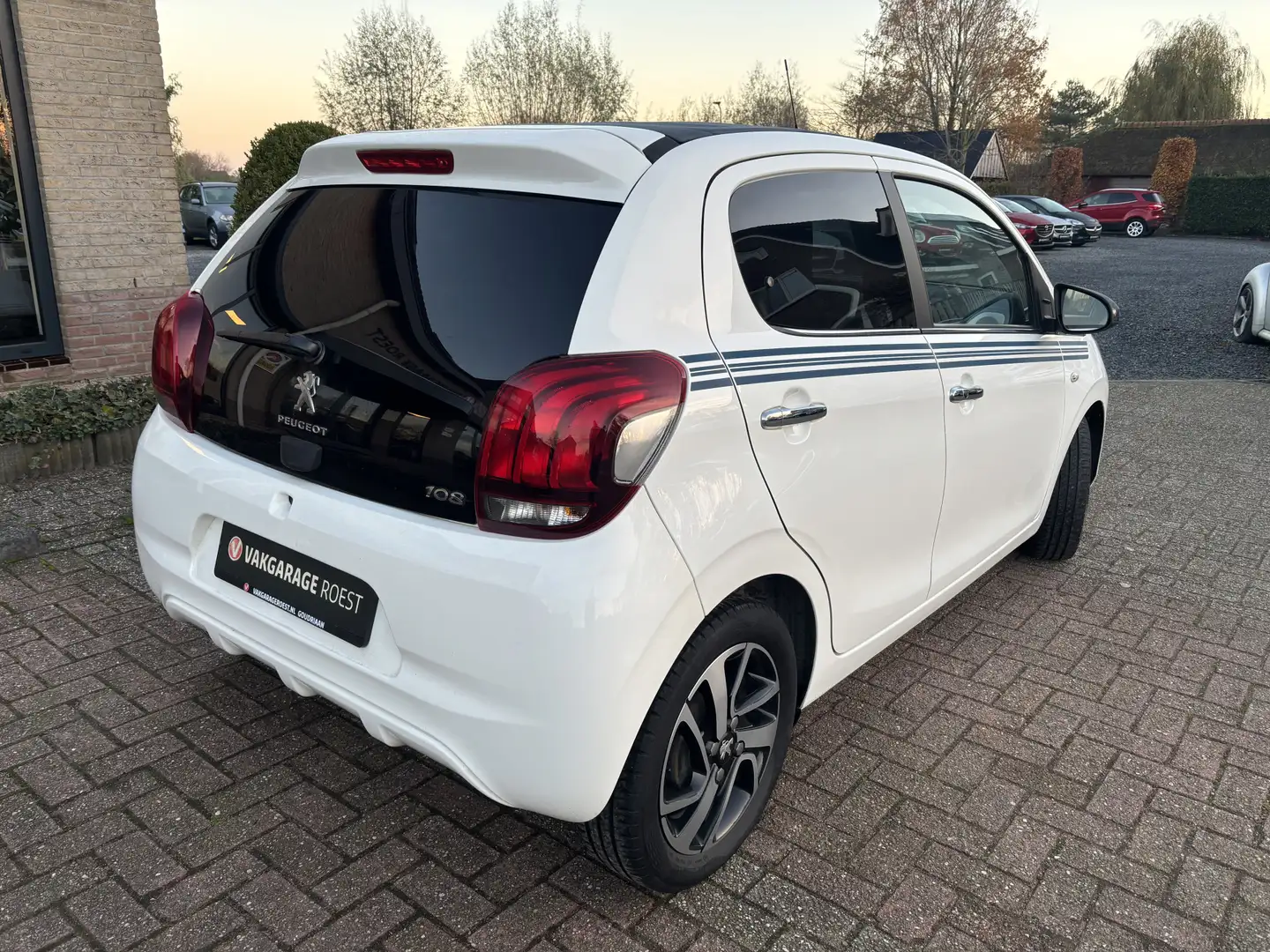 Peugeot 108 1.2 GT-Line Cabrio Top Navigatie / Keyless / Camer Wit - 2