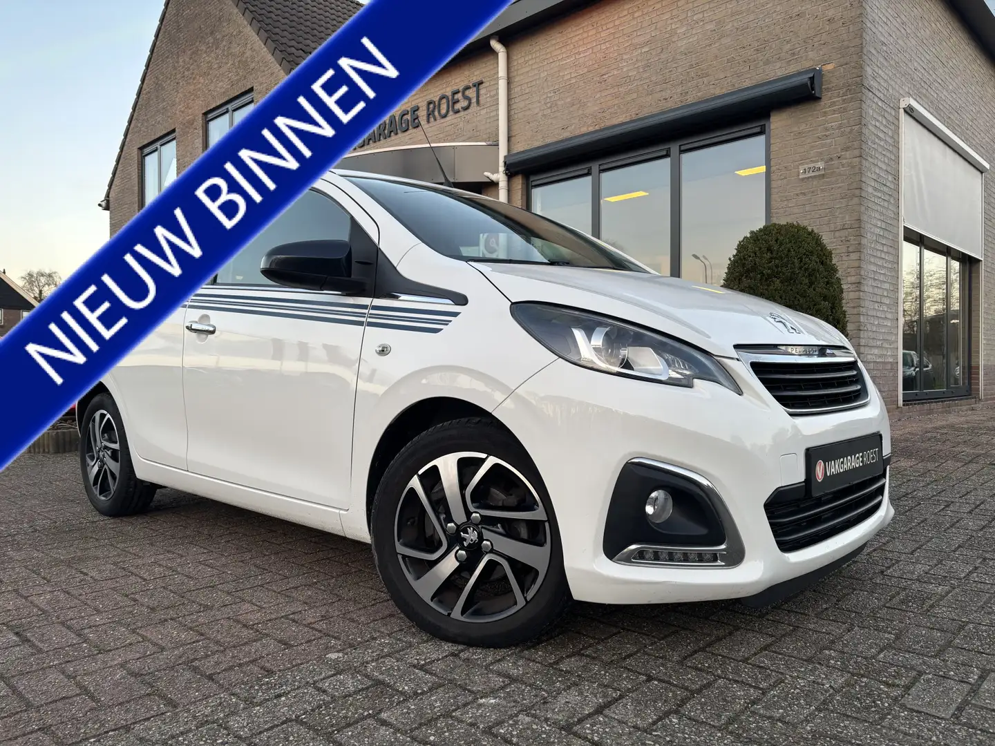 Peugeot 108 1.2 GT-Line Cabrio Top Navigatie / Keyless / Camer Wit - 1