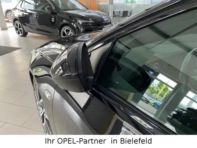 Opel Insignia view 11