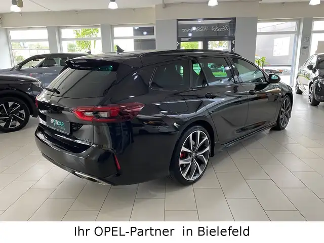 Opel Insignia view 4