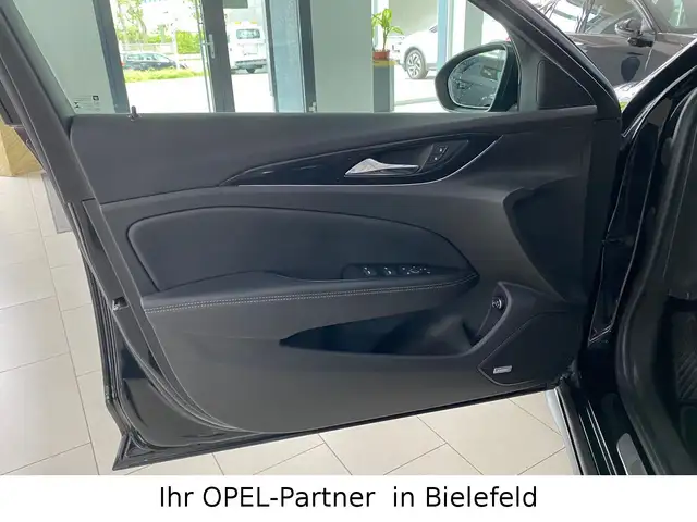 Opel Insignia view 12