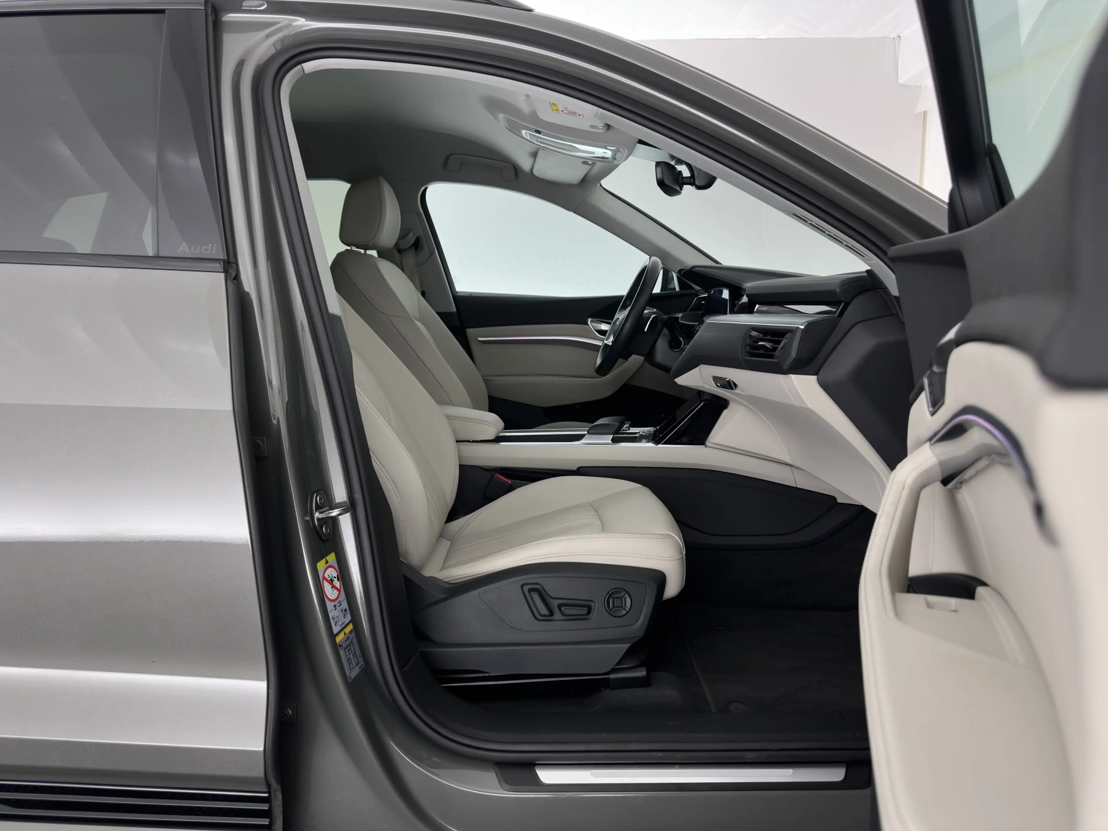 Audi Q8 e-tron 50 quattro Advanced Edition 95 kWh [3-Fase-22kW] { — photo 12