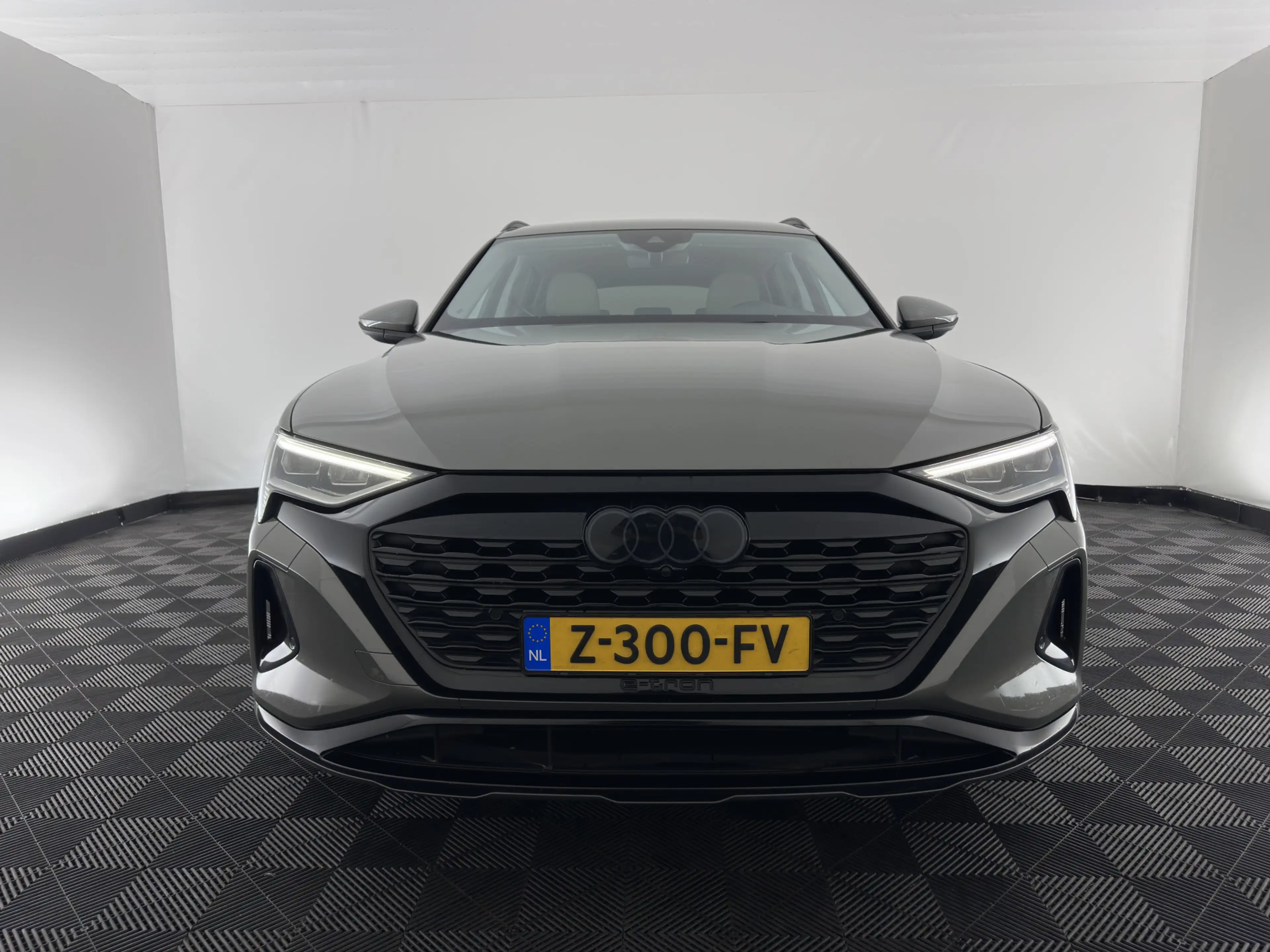 Audi Q8 e-tron 50 quattro Advanced Edition 95 kWh [3-Fase-22kW] { — photo 2