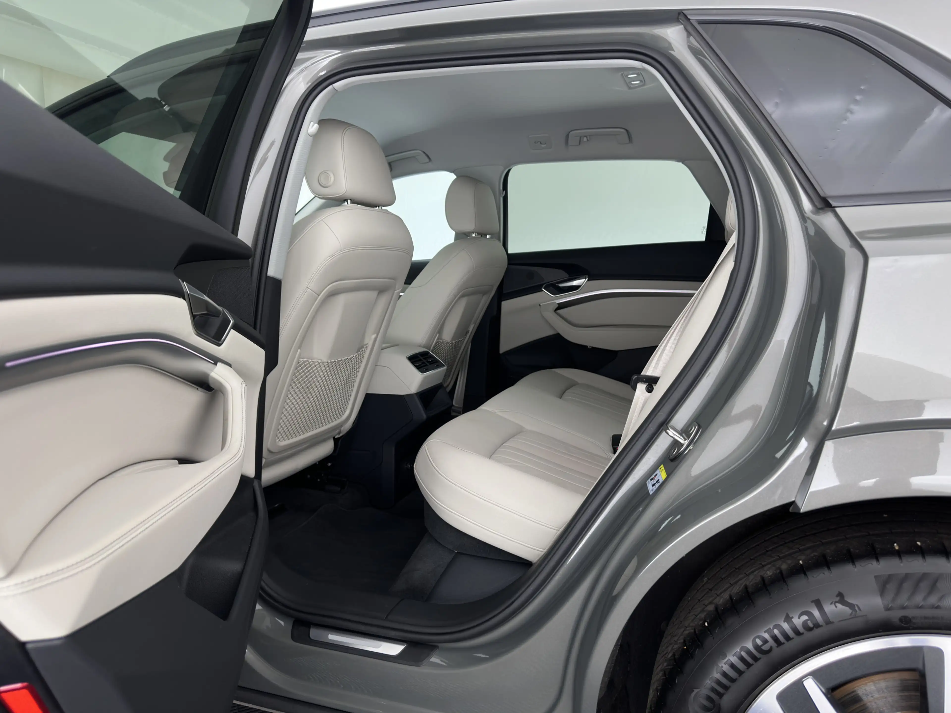 Audi Q8 e-tron 50 quattro Advanced Edition 95 kWh [3-Fase-22kW] { — photo 9
