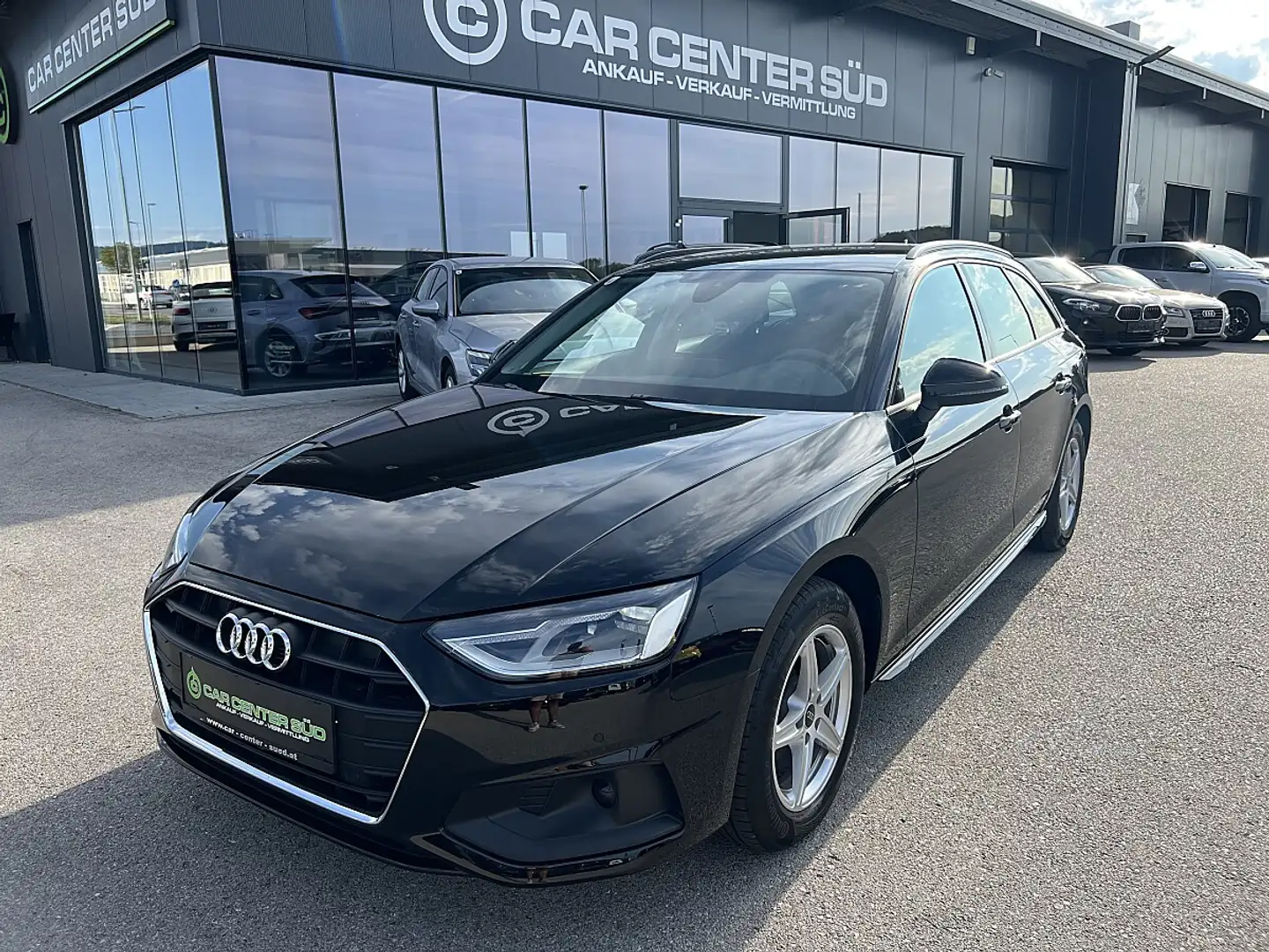 Audi A4 Avant 30 TDI S-tronic Schwarz - 1