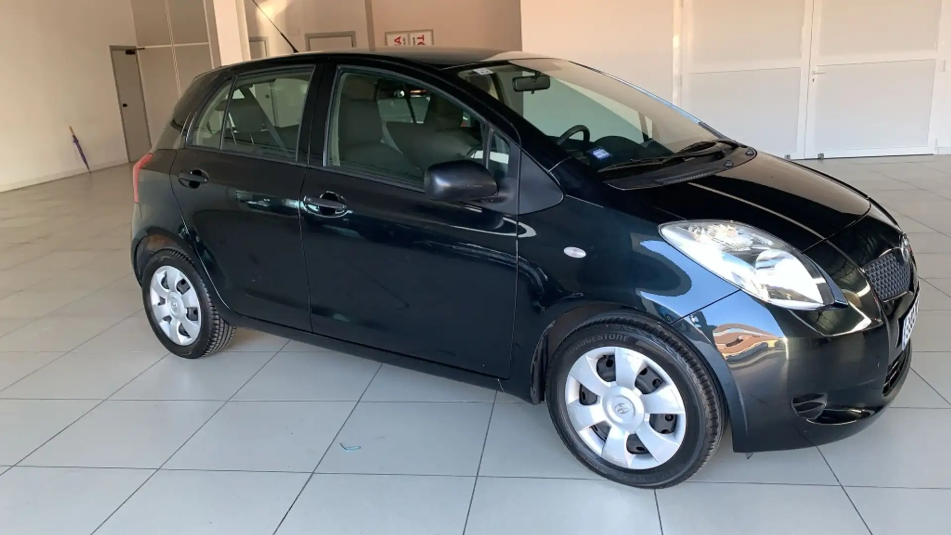 Toyota Yaris 1.3 VVT-i Noir - 2