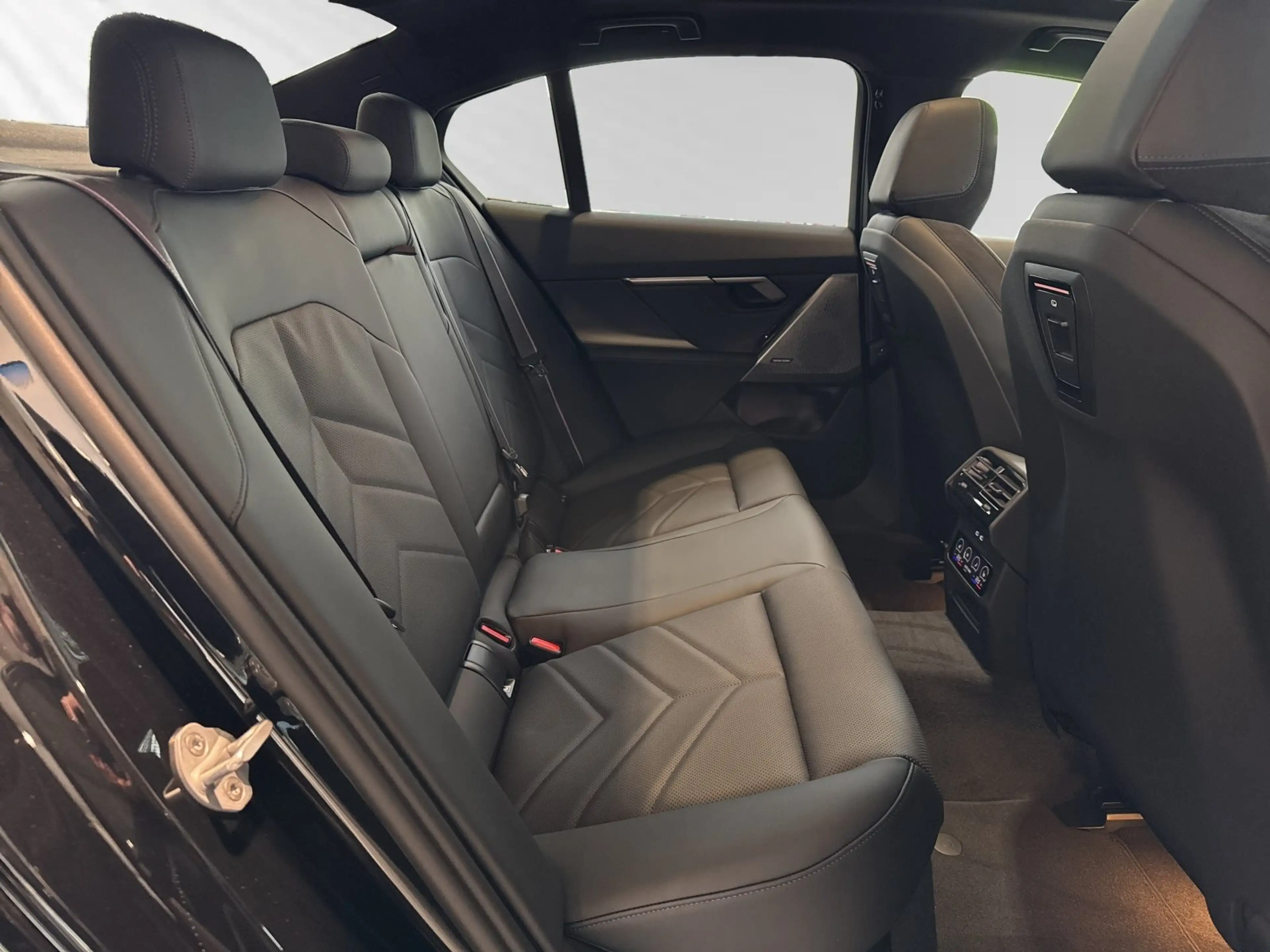BMW i5 eDrive40 M Sport Pro|Pano|DA&PA-Prof.|HiFi — photo 15