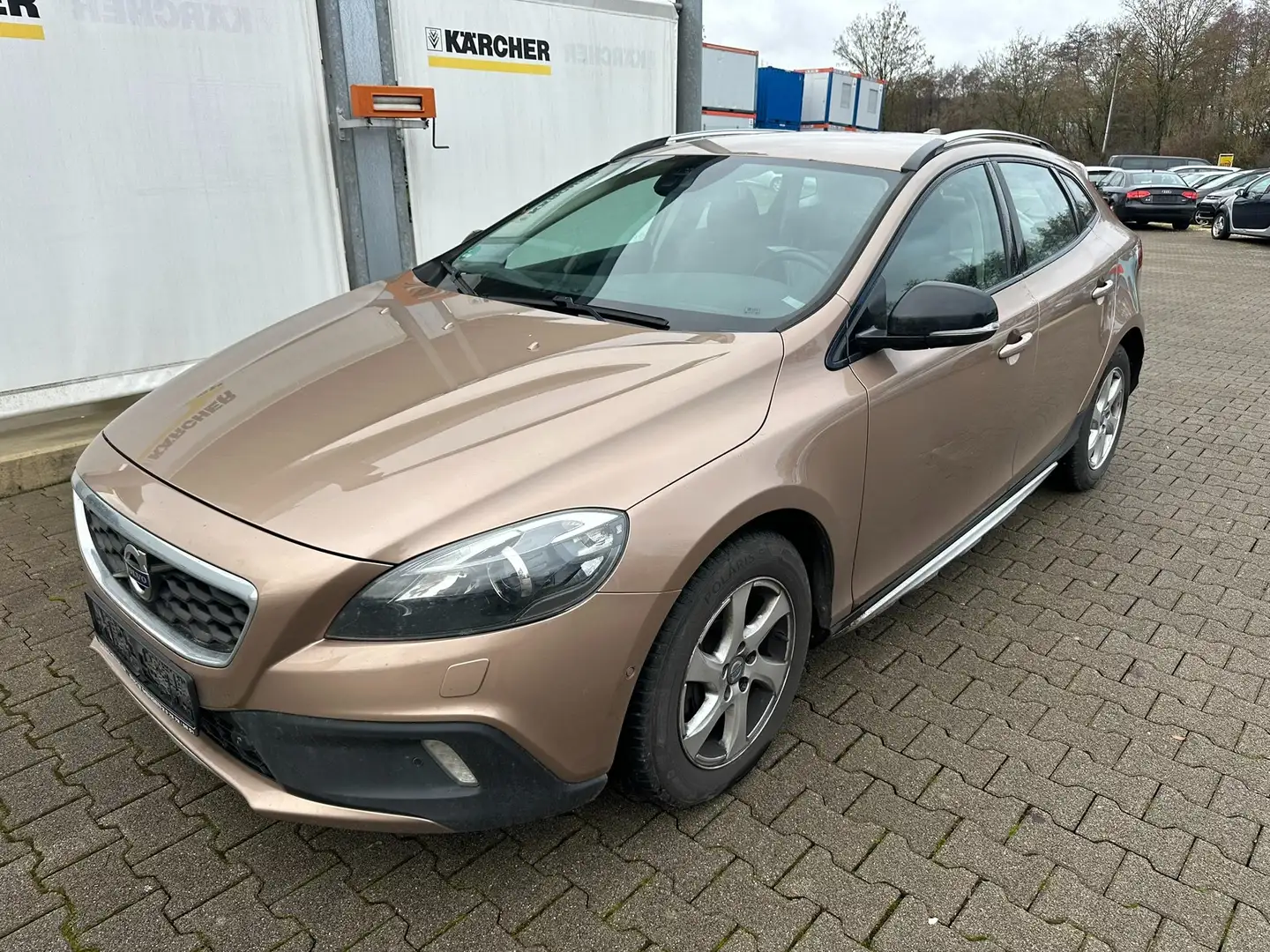 Volvo V40 Cross Country Momentum Rouge - 1