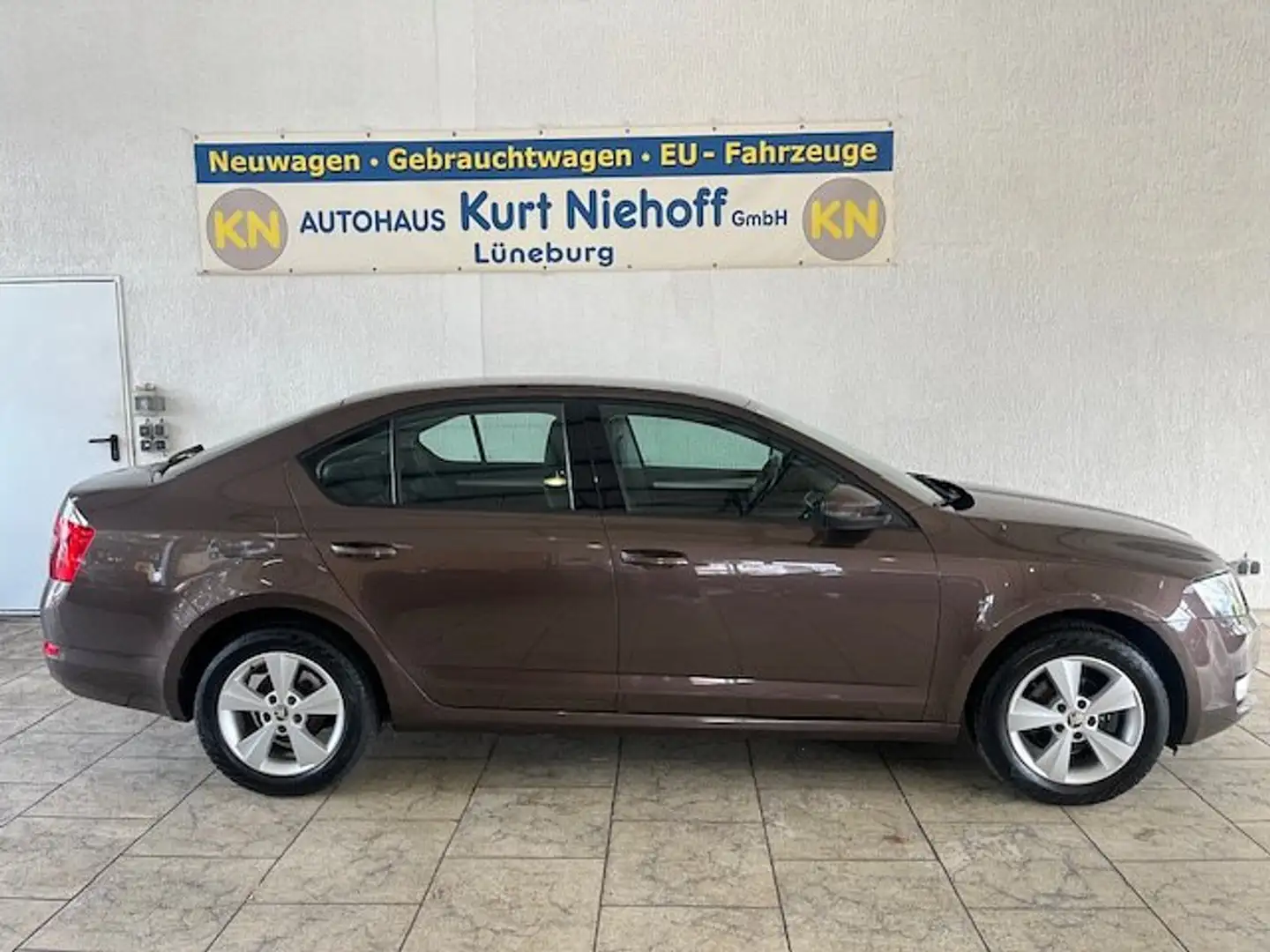 Skoda Octavia 1.2 TSi Elegance +SHZ +PDC +Klimaautomatik Brun - 1
