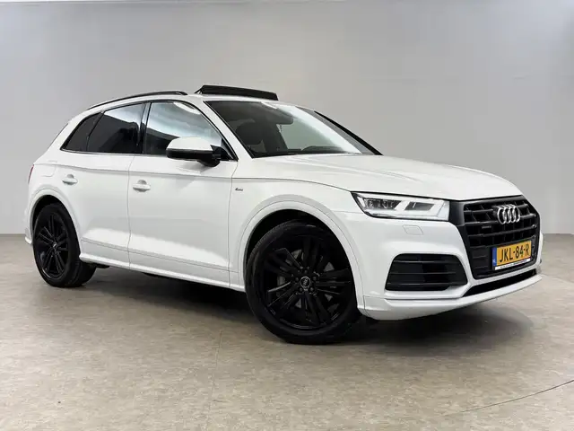 Audi Q5 view 6