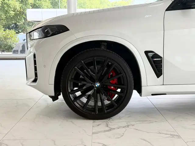 BMW X5 X5 M view 5