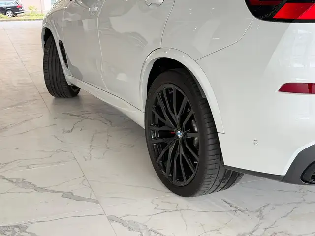 BMW X5 X5 M view 10