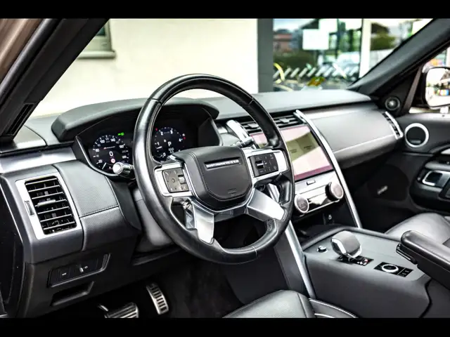 Land Rover Discovery 3 view 10