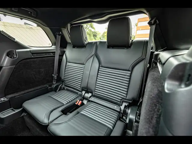 Land Rover Discovery 3 view 14